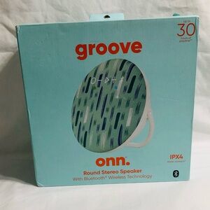 Portable Round Bluetooth wireless speaker IPX4 water resistant. 8.7inX 2.6in